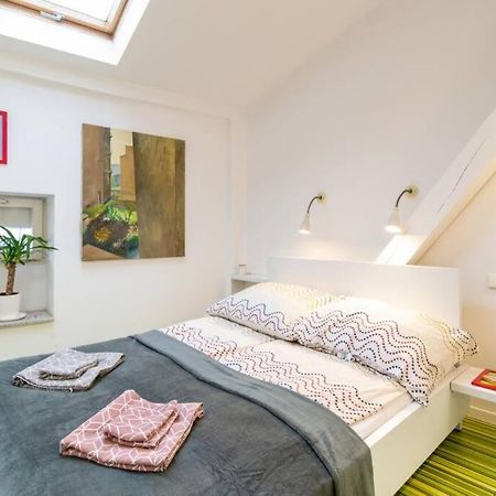 Cupcake 2 Bedroom Loft Apt In Best Location! Krakov Exteriér fotografie